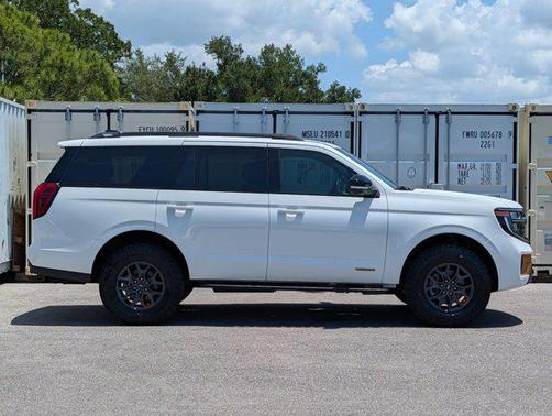 STAR WHITE MET TRI-COAT 2026 Ford Expedition Tremor