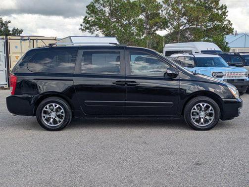 2014 Kia Sedona LX