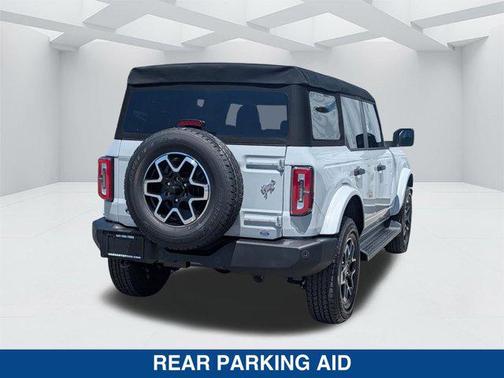 AVALANCHE GRAY 2026 Ford Bronco Outer Banks