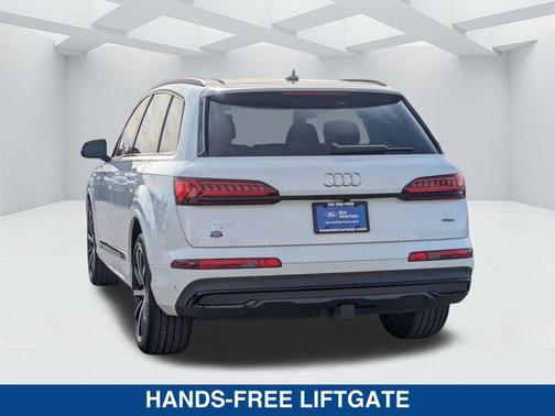 2023 Audi Q7 55 Premium Plus