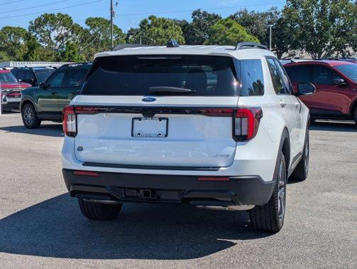 2025 Ford Explorer ST-Line