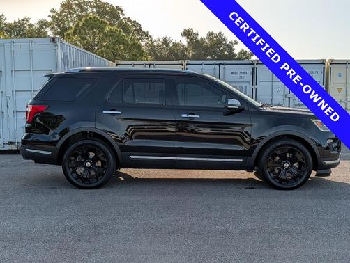 SHADOW BLACK 2018 Ford Explorer Platinum