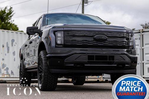 AGATE BLACK METALLIC 2025 Ford F-150 Lightning Platinum
