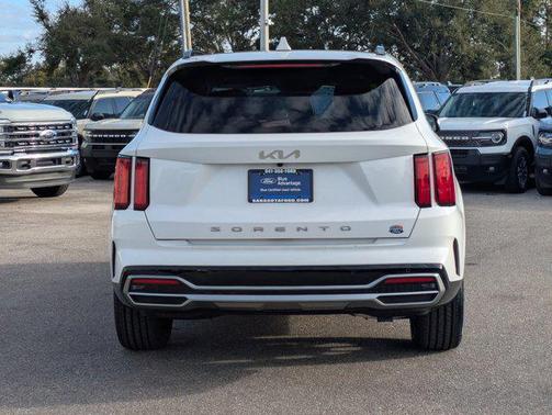 2022 Kia Sorento SX