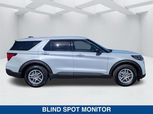 SPACE WHITE METALLIC 2026 Ford Explorer Active