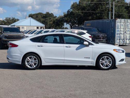 2018 Ford Fusion Hybrid SE