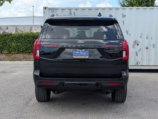 AGATE BLACK METALLIC 2025 Ford Expedition Platinum