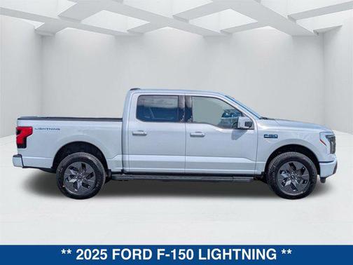 2025 Ford F-150 Lightning LARIAT