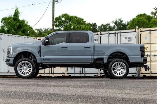 Glacier Gray Metallic Tri-Coat 2024 Ford F-250 Lariat