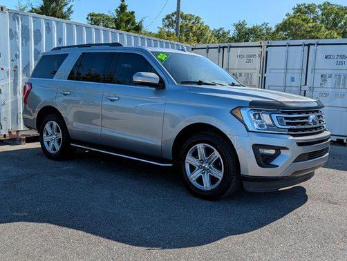 ICONIC SILVER METALLIC 2020 Ford Expedition XLT