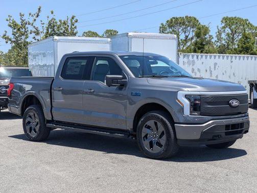 2025 Ford F-150 Lightning Flash