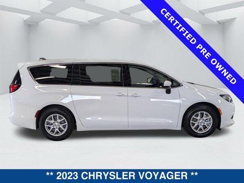 2023 Chrysler Voyager LX