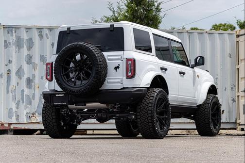 OXFORD WHITE 2026 Ford Bronco Badlands