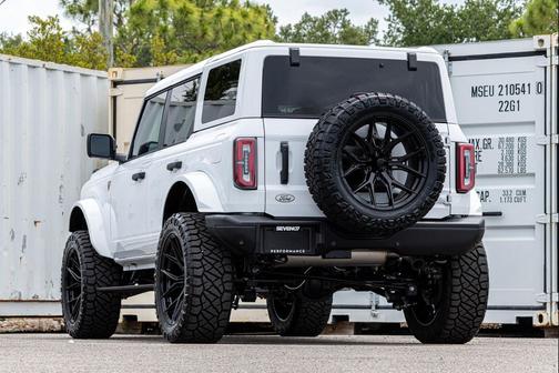 OXFORD WHITE 2026 Ford Bronco Badlands