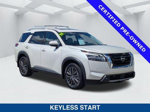 2022 Nissan Pathfinder SL 2WD