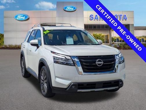 2022 Nissan Pathfinder SL 2WD