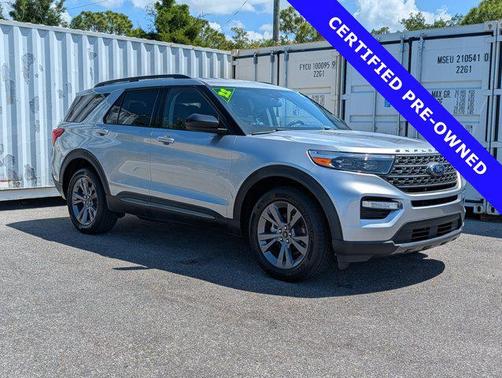 ICONIC SILVER METALLIC 2022 Ford Explorer XLT