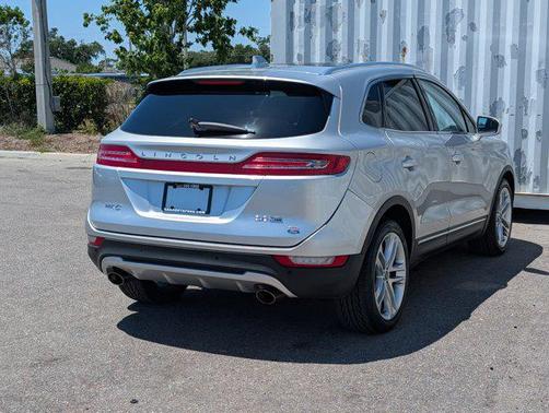 INGOT SILVER METALLIC 2015 Lincoln MKC Base