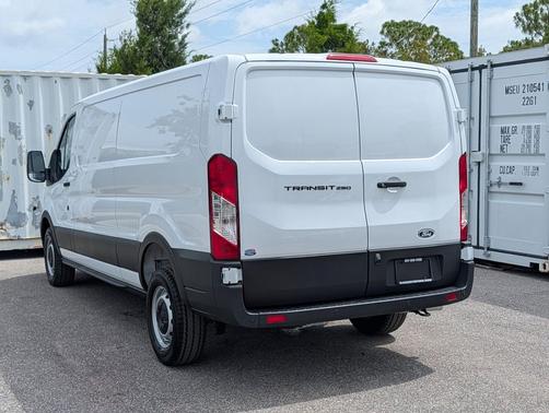 OXFORD WHITE 2026 Ford Transit-250 Base