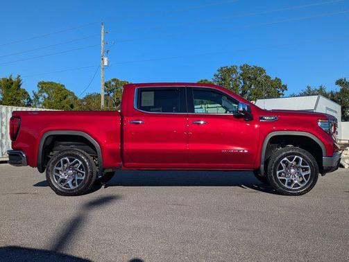 2025 GMC Sierra 1500 SLT