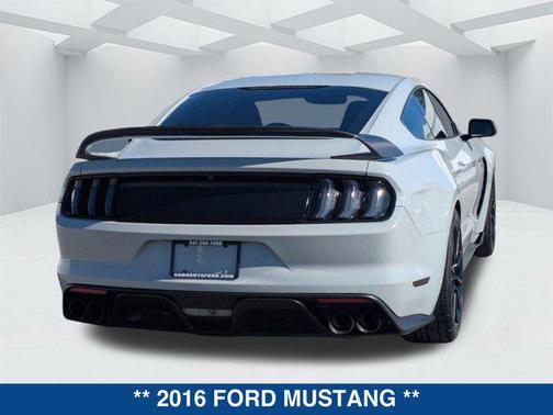 2016 Ford Shelby GT350 Base