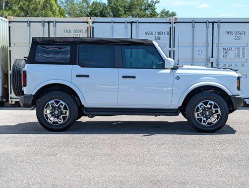 OXFORD WHITE 2026 Ford Bronco Outer Banks