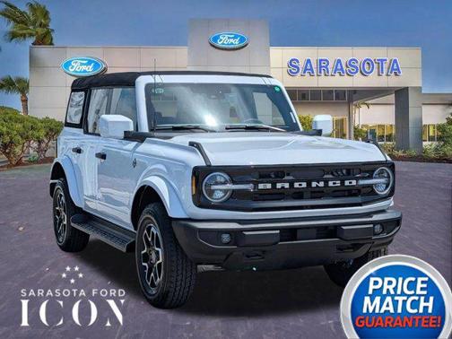 OXFORD WHITE 2026 Ford Bronco Outer Banks