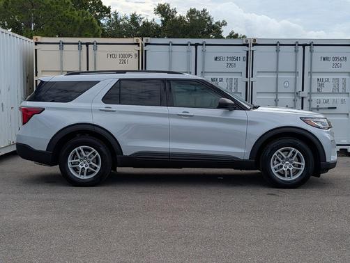 SPACE WHITE METALLIC 2026 Ford Explorer Active