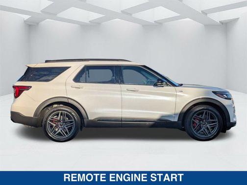 STAR WHITE MET TRI-COAT 2026 Ford Explorer ST-Line