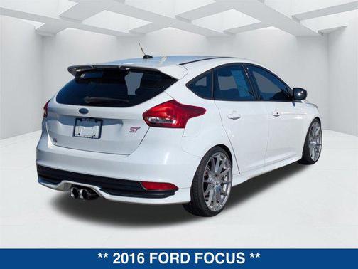 2016 Ford Focus ST 