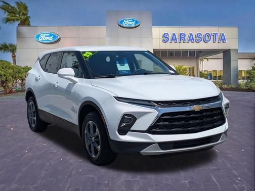 Summit White 2025 Chevrolet Blazer 2LT