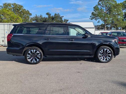 2025 Ford Expedition Max Active 4x2