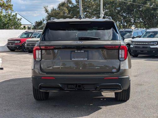 2026 Ford Explorer ST-Line