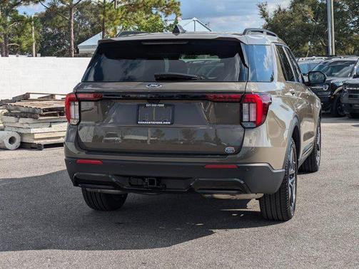 2026 Ford Explorer ST-Line