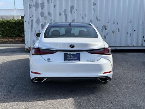 Eminent White Pearl 2022 Lexus ES 350 Base