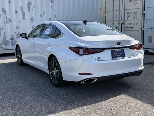 Eminent White Pearl 2022 Lexus ES 350 Base