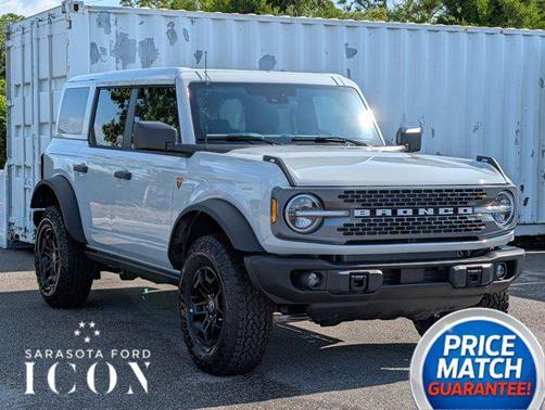 AVALANCHE GRAY 2026 Ford Bronco Badlands