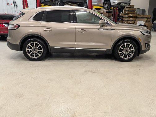 2020 Lincoln Nautilus Standard