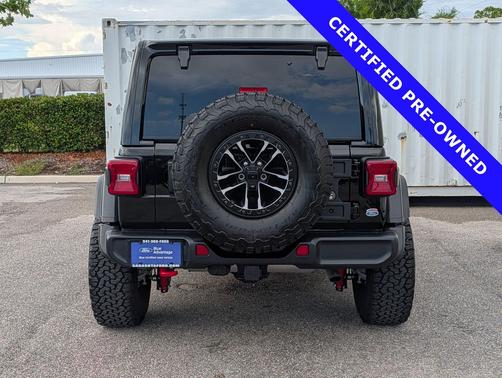 Black Clearcoat 2024 Jeep Wrangler Rubicon
