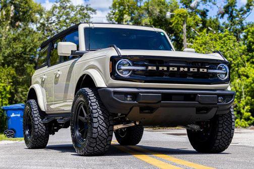 2025 Ford Bronco Outer Banks