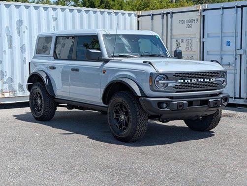 AVALANCHE GRAY 2026 Ford Bronco Badlands