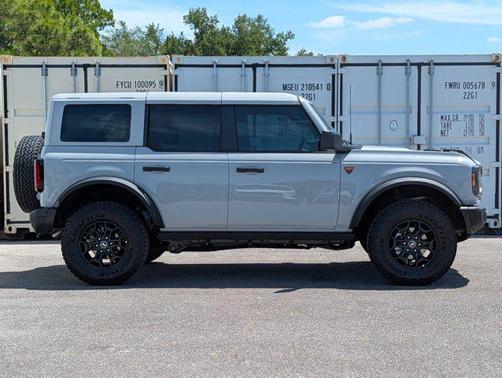 AVALANCHE GRAY 2026 Ford Bronco Badlands