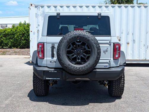 AVALANCHE GRAY 2026 Ford Bronco Badlands