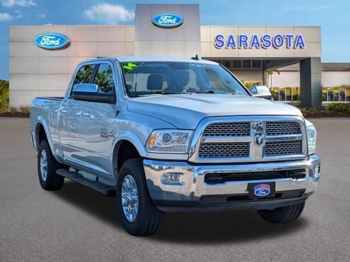 Bright Silver Metallic Clearcoat 2014 RAM 2500 Laramie