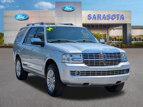 INGOT SILVER METALLIC 2014 Lincoln Navigator Base