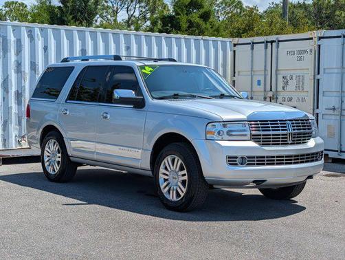 INGOT SILVER METALLIC 2014 Lincoln Navigator Base