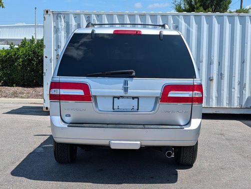 INGOT SILVER METALLIC 2014 Lincoln Navigator Base