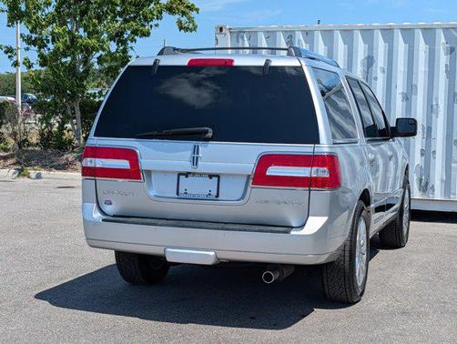 INGOT SILVER METALLIC 2014 Lincoln Navigator Base