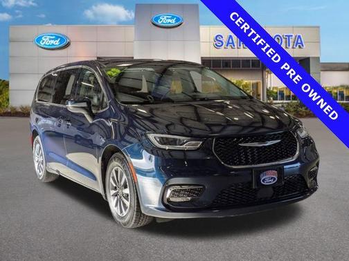 2023 Chrysler Pacifica Hybrid Touring L