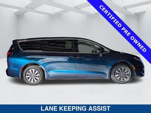 2023 Chrysler Pacifica Hybrid Touring L